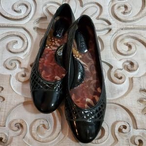 Classy, Comfortable Born Black Flats. SIZE 8.5
